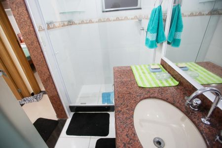 Apartamento à venda com 74m², 2 quartos e 1 vagaBanheiro