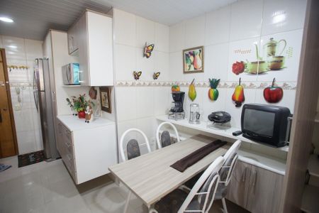 Apartamento à venda com 74m², 2 quartos e 1 vagaCozinha