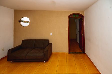 Casa à venda com 4 quartos, 149m² em Alípio de Melo, Belo Horizonte