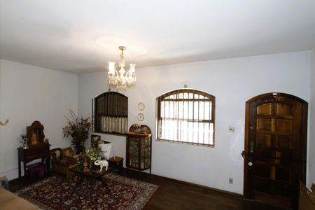 Casa à venda com 440m², 6 quartos e 3 vagasSala 1