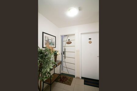 Apartamento para alugar com 43m², 2 quartos e sem vaga Apartamento para alugar com 43m², 2 quartos e sem vagaEntrada