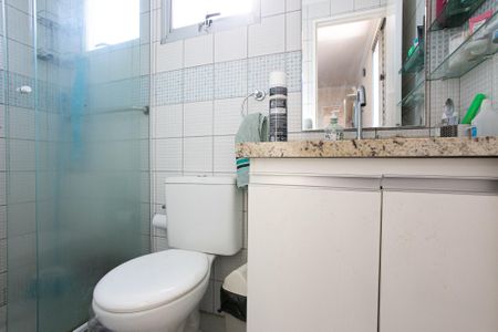 Apartamento à venda com 65m², 3 quartos e 1 vaga Apartamento à venda com 65m², 3 quartos e 1 vagaBanheiro da Suíte