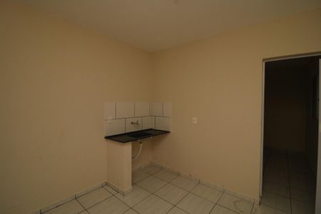 Sala/Cozinha de casa para alugar com 1 quarto, 80m² em Jardim Santa Teresinha, São Paulo