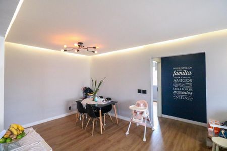 Apartamento à venda com 73m², 2 quartos e 1 vagaSala