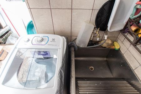 Casa à venda com 69m², 2 quartos e 1 vagaÁrea de Serviço