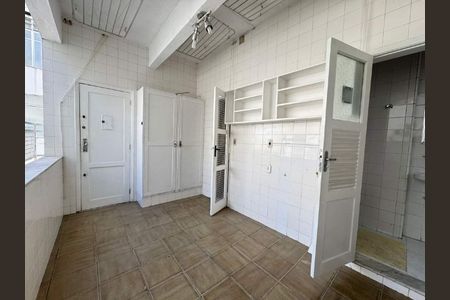 Apartamento à venda com 231m², 4 quartos e 1 vaga
