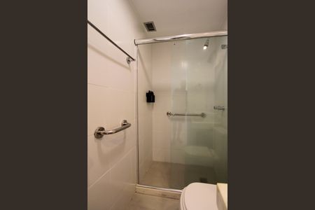 Apartamento à venda com 82m², 3 quartos e 2 vagas Apartamento à venda com 82m², 3 quartos e 2 vagasBanheiro Social