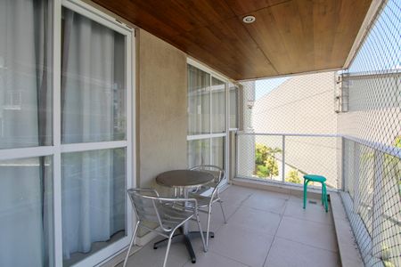 Varanda Sala de apartamento à venda com 3 quartos, 82m² em Barra da Tijuca, Rio de Janeiro