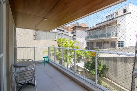 Apartamento à venda com 82m², 3 quartos e 2 vagas Apartamento à venda com 82m², 3 quartos e 2 vagasVaranda Sala