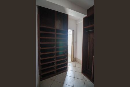 Casa para alugar com 300m², 3 quartos e 4 vagas Casa para alugar com 300m², 3 quartos e 4 vagasCloset Suíte