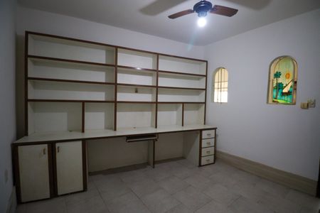 Casa para alugar com 300m², 3 quartos e 4 vagas Casa para alugar com 300m², 3 quartos e 4 vagasSuíte