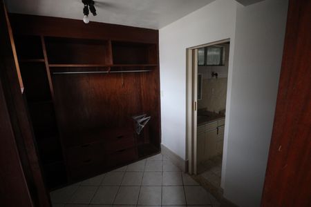 Casa para alugar com 300m², 3 quartos e 4 vagas Casa para alugar com 300m², 3 quartos e 4 vagasCloset Suíte