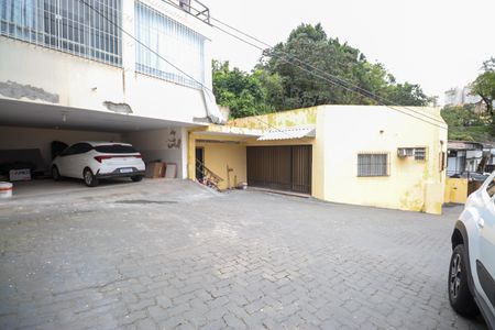 Casa para alugar com 300m², 3 quartos e 4 vagas Casa para alugar com 300m², 3 quartos e 4 vagasGaragem