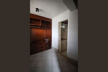 Closet de casa para alugar com 3 quartos, 300m² em Engenho Velho de Brotas, Salvador