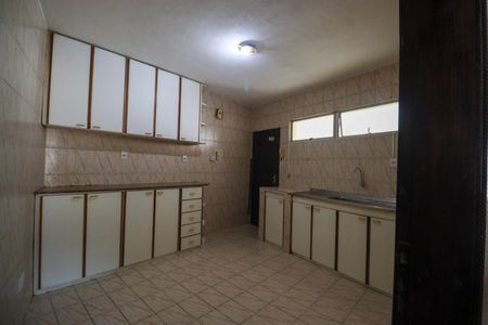 Casa para alugar com 300m², 3 quartos e 4 vagas Casa para alugar com 300m², 3 quartos e 4 vagasCozinha