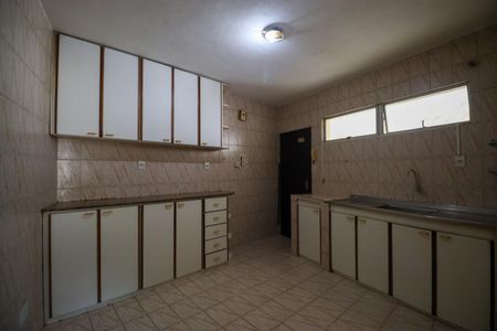 Casa para alugar com 300m², 3 quartos e 4 vagas Casa para alugar com 300m², 3 quartos e 4 vagasCozinha