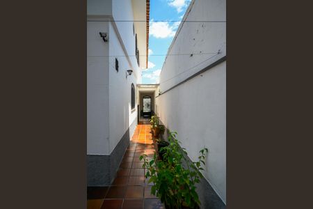 Casa à venda com 160m², 3 quartos e 2 vagasCorredor Externo