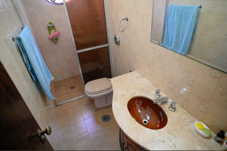 Casa à venda com 160m², 3 quartos e 2 vagasBanheiro Social