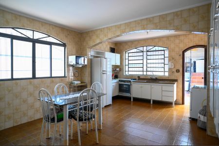 Casa à venda com 160m², 3 quartos e 2 vagasCozinha