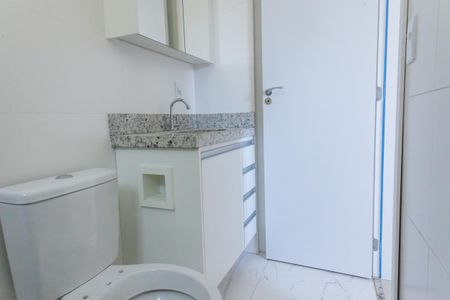Banheiro da Suíte  de kitnet/studio para alugar com 1 quarto, 30m² em Buritis, Belo Horizonte