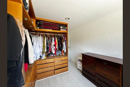 Casa de condomínio para alugar com 290m², 5 quartos e 2 vagasQuarto 2