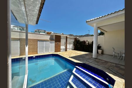 Casa de condomínio para alugar com 290m², 5 quartos e 2 vagasÁrea externa