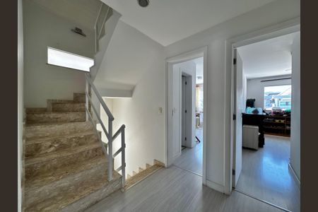 Casa de condomínio para alugar com 290m², 5 quartos e 2 vagasCorredor