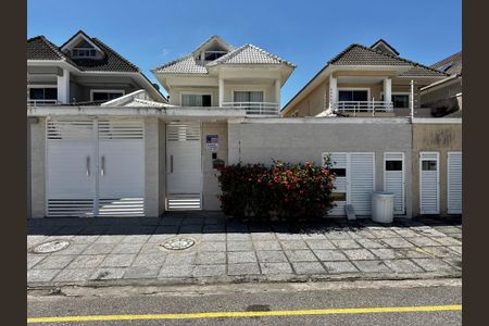 Casa de condomínio para alugar com 290m², 5 quartos e 2 vagasFachada