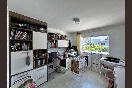 Casa de condomínio para alugar com 290m², 5 quartos e 2 vagasSuíte 2