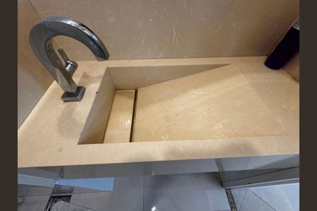 Casa de condomínio para alugar com 290m², 5 quartos e 2 vagasLavabo