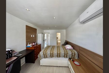 Casa de condomínio para alugar com 290m², 5 quartos e 2 vagasSuite 1