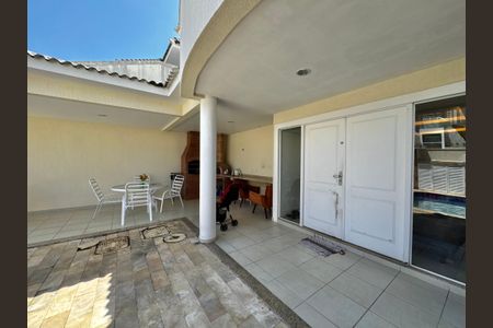 Casa de condomínio para alugar com 290m², 5 quartos e 2 vagasÁrea externa