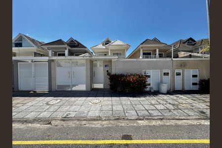 Casa de condomínio para alugar com 290m², 5 quartos e 2 vagasFachada