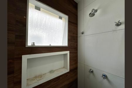 Casa de condomínio para alugar com 290m², 5 quartos e 2 vagasSuíte 2 - Banheiro