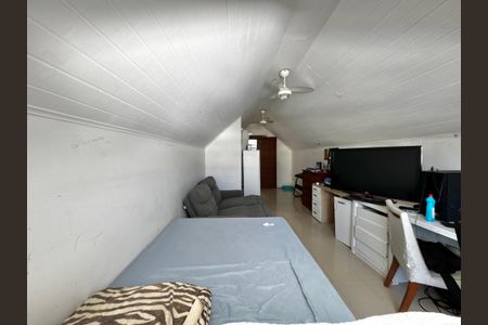 Casa de condomínio para alugar com 290m², 5 quartos e 2 vagasSótão