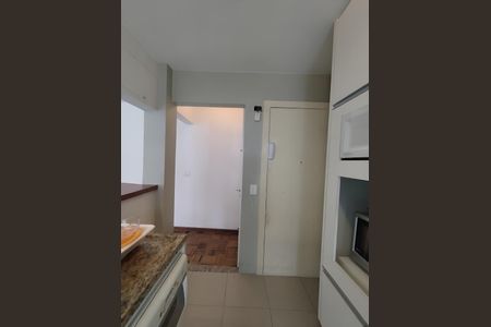 Entrada  de apartamento para alugar com 1 quarto, 116m² em Sumaré, São Paulo