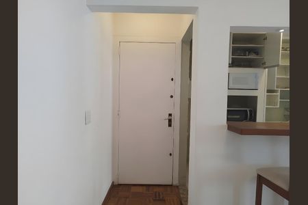 Entrada  de apartamento para alugar com 1 quarto, 116m² em Sumaré, São Paulo