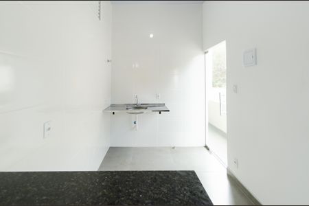 Cozinha de kitnet/studio para alugar com 1 quarto, 26m² em Dom Cabral, Belo Horizonte
