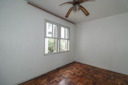 Quarto de apartamento à venda com 1 quarto, 47m² em Passo D’areia, Porto Alegre