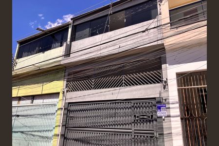 Casa à venda com 200m², 5 quartos e 2 vagasFachada