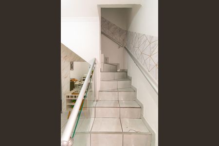 Casa à venda com 200m², 5 quartos e 2 vagasEscada