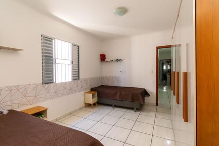 Casa à venda com 200m², 5 quartos e 2 vagasQuarto 1