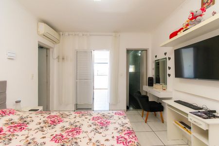 Casa à venda com 200m², 5 quartos e 2 vagasSuíte