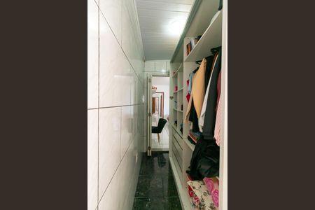Casa à venda com 200m², 5 quartos e 2 vagasSuíte - Closet