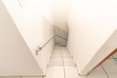 Casa à venda com 200m², 5 quartos e 2 vagasEscada