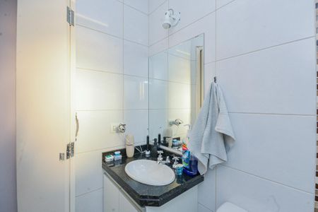 Casa à venda com 82m², 2 quartos e 2 vagasBanheiro da Suíte