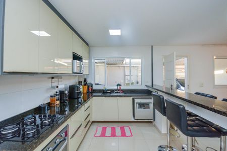 Casa à venda com 82m², 2 quartos e 2 vagasCozinha