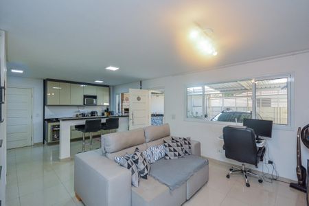 Casa à venda com 82m², 2 quartos e 2 vagasSala