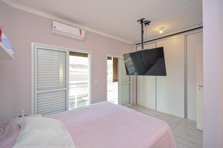 Casa à venda com 82m², 2 quartos e 2 vagasSuite