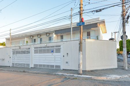 Casa à venda com 82m², 2 quartos e 2 vagasFachada